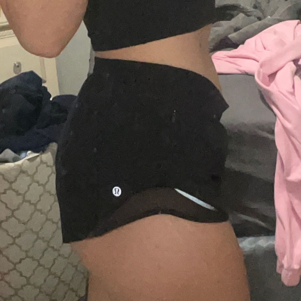 lululemon hottie hot shorts!